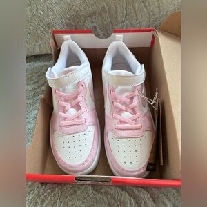 Nike Court Borough girls sneakers size 3Y  ~ New In Box!